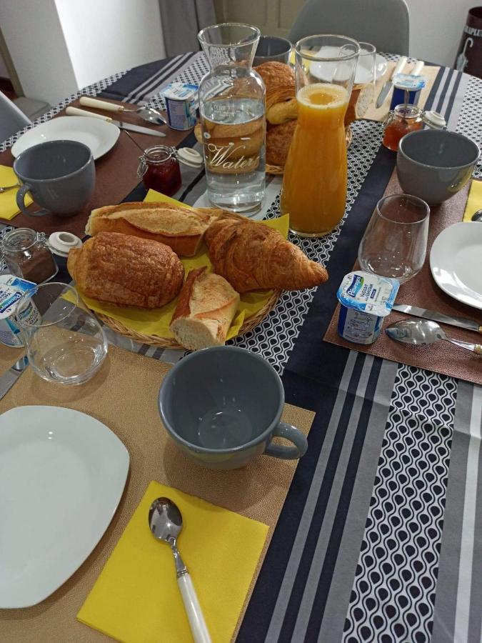 Bed and Breakfast Les Muches Bouzincourt Esterno foto